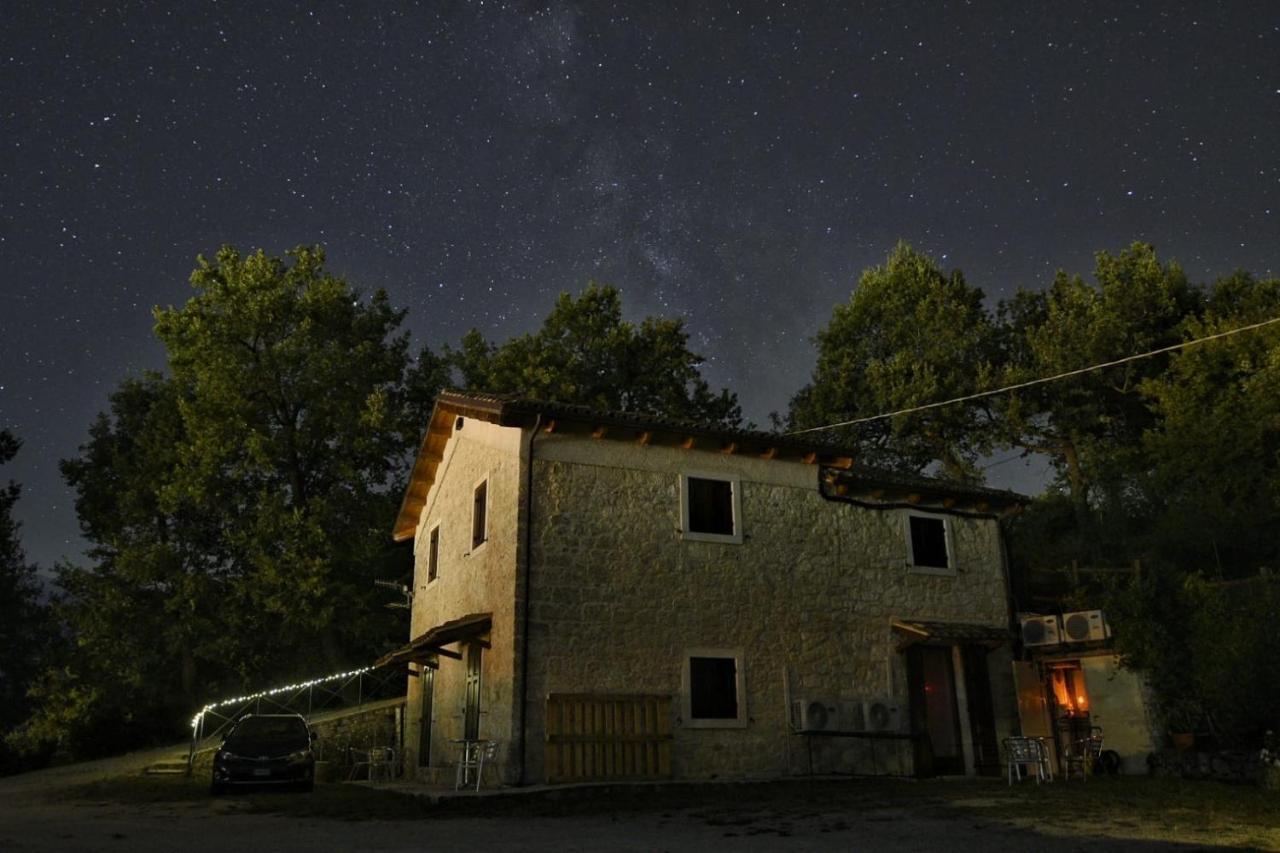 Country House Antiche Dimore Bed & Breakfast Abbateggio Exterior photo