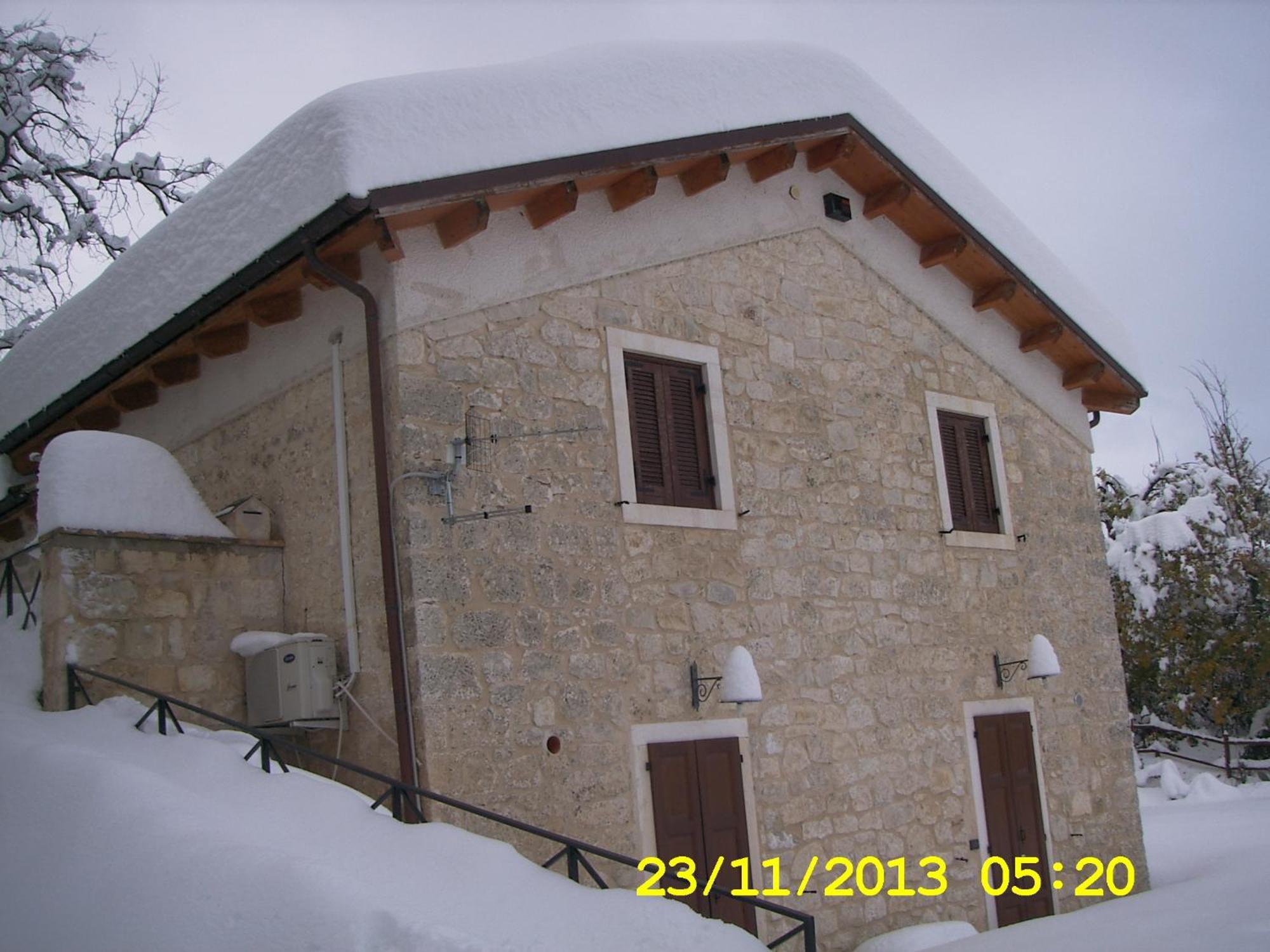 Country House Antiche Dimore Bed & Breakfast Abbateggio Exterior photo