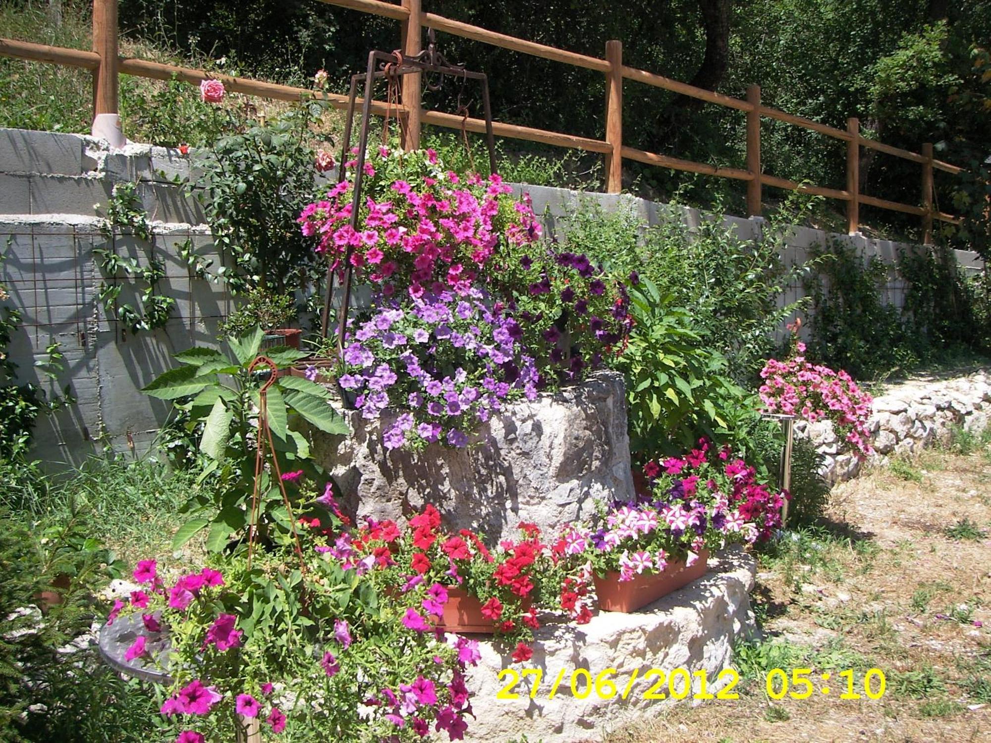 Country House Antiche Dimore Bed & Breakfast Abbateggio Exterior photo