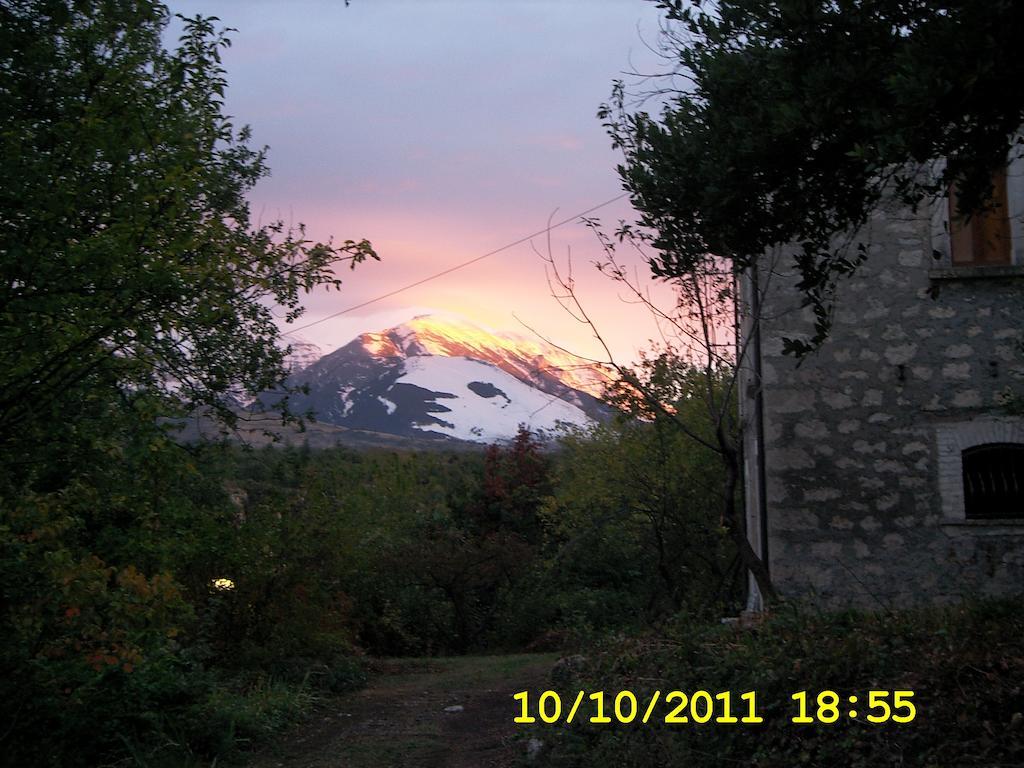 Country House Antiche Dimore Bed & Breakfast Abbateggio Exterior photo